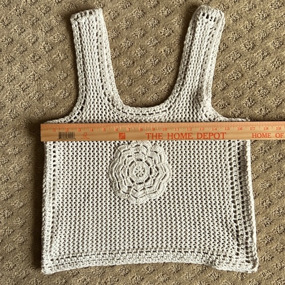 NWOT Jessica Simpson Crochet Flower Tank - Picture 6 of 9
